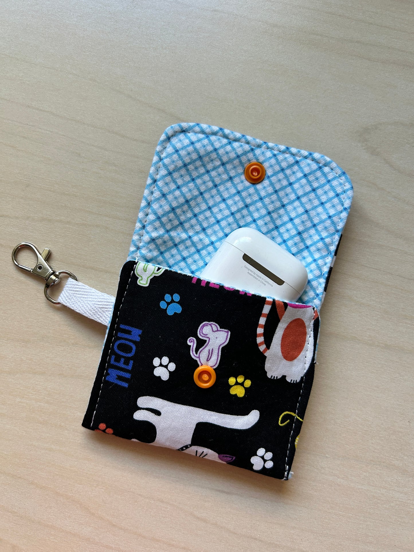 Go-To Large Airpod Snap Pouch