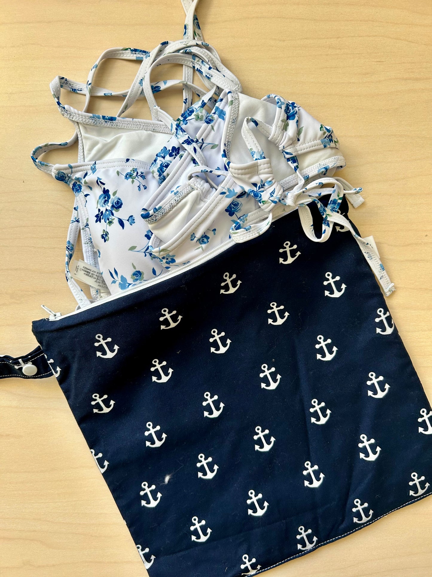 Waterproof Wet Bag – For Swimsuits, Kids Clothes & More