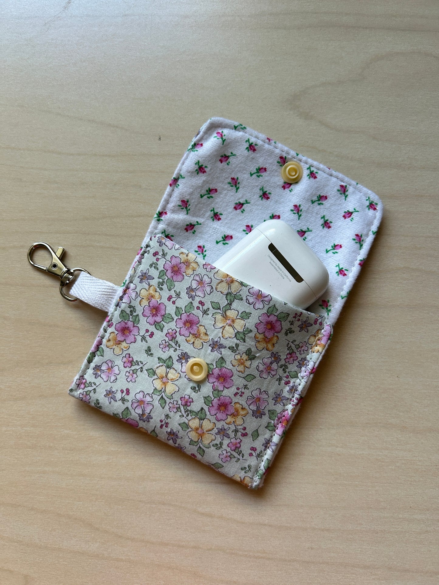 Go-To Large Airpod Snap Pouch