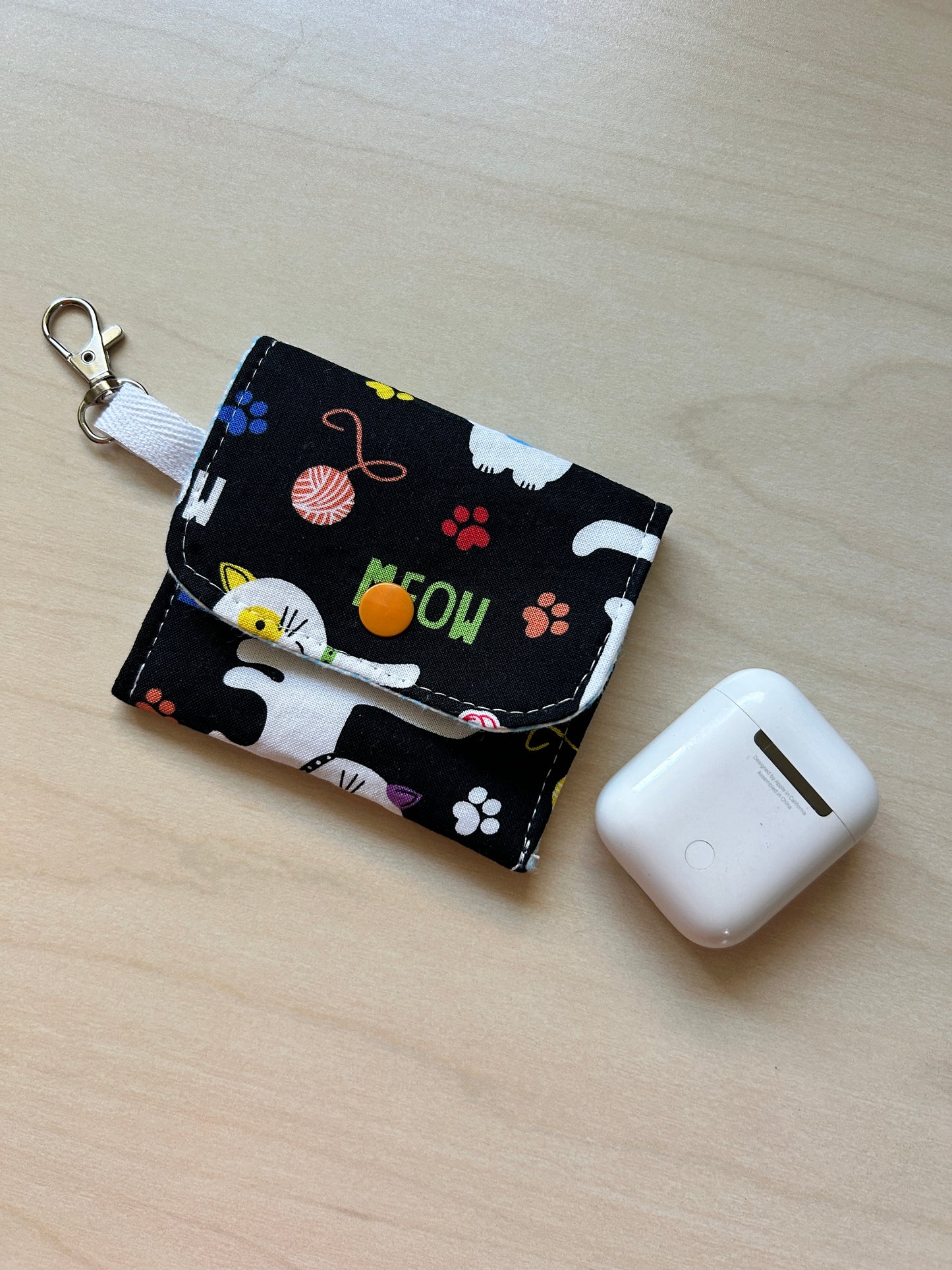 Go-To Large Airpod Snap Pouch